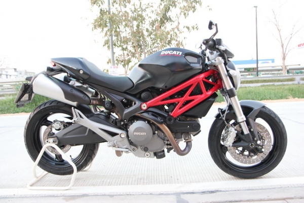ขาย DUCATI M795 ABS 2013 ออกศูนย์ ทะเบียนพร้อม