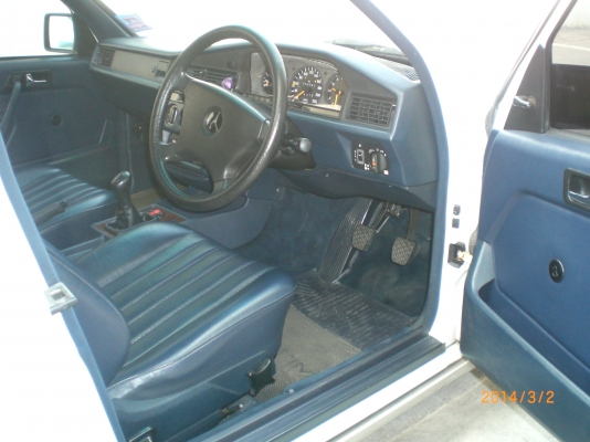 BENZ 190E เกียร์ธรรมดา สภาพสวยมาก ใช้น้อย 9xxxx km.แท้ๆ