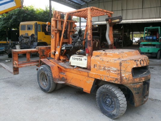 ขายรถโฟล์คลิฟท์ดีเซล 6สูบ ขายรถโฟล์คลิฟท์ดีเซล 6สูบ