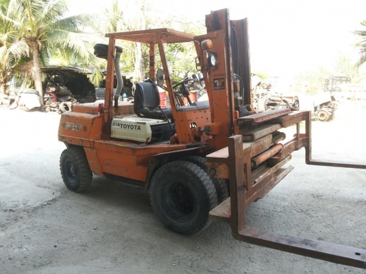 ขายรถโฟล์คลิฟท์ดีเซล 6สูบ ขายรถโฟล์คลิฟท์ดีเซล 6สูบ