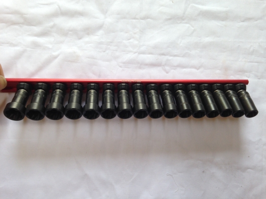 nut extractor MAC tool ครับ จำนวน 16 ลูก metric