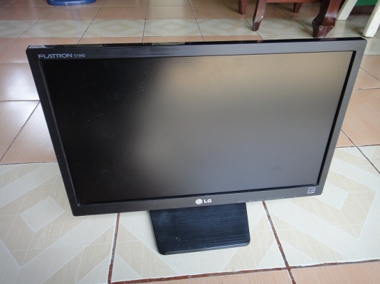 จอ LG FLATRON E1942 18.5 นิ้ว