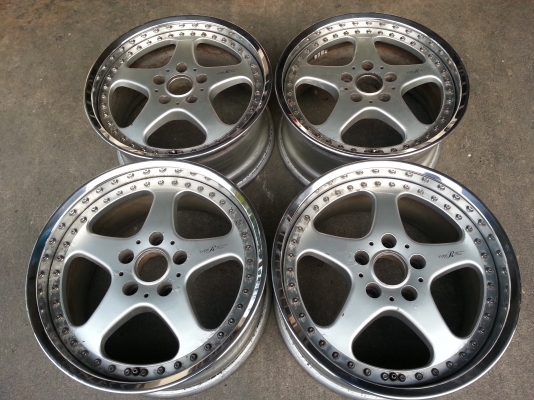 tyre R japan 17&times;8-9