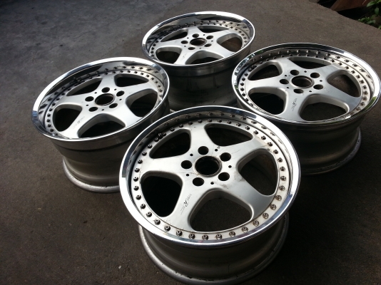 tyre R japan 17&times;8-9