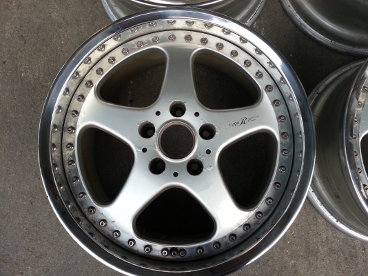 tyre R japan 17&times;8-9