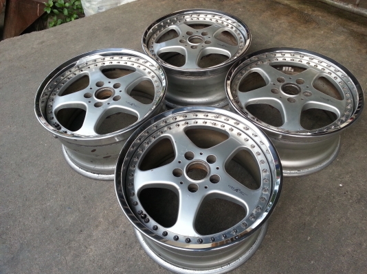 tyre R japan 17&times;8-9