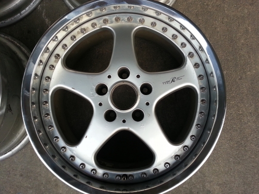tyre R japan 17&times;8-9