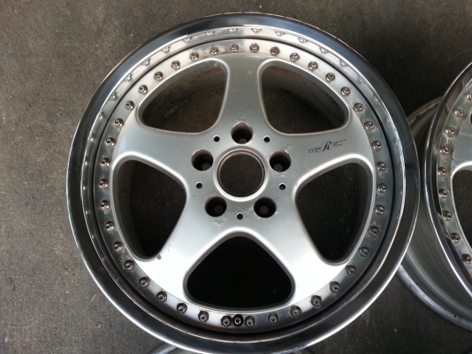 tyre R japan 17&times;8-9