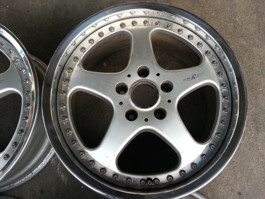 tyre R japan 17&times;8-9