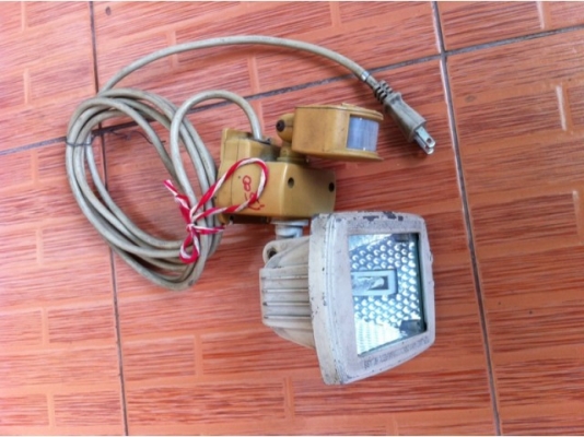 ไฟสปอตไลพร้อมเซนเซอญี่ปุ่น VRS import auto part