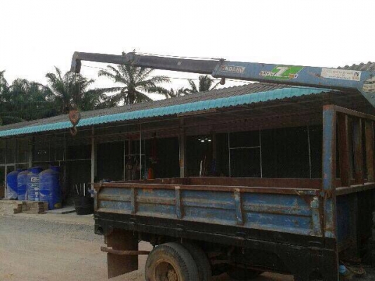 รถมิตซู 6 ล้อ  ติดเครน 2.5 ตัน.  115 แรงม้า.  ( ขายคู่ )   / รถ  โตโยต้า  ฟอร์คลิฟต์   ยกได้ 2 ตันครึ่ง.     สนใจติดต่อ 081 - 6079515