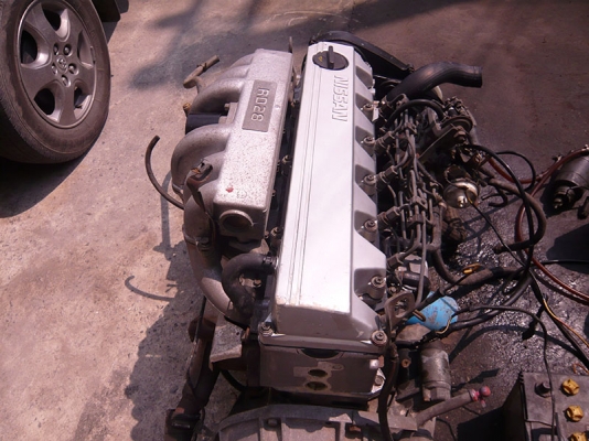 ขายเครื่องยนต์ดีเซล Nissan RD28 Auto สวยๆ