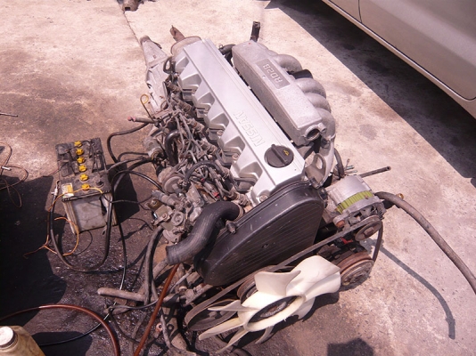 ขายเครื่องยนต์ดีเซล Nissan RD28 Auto สวยๆ