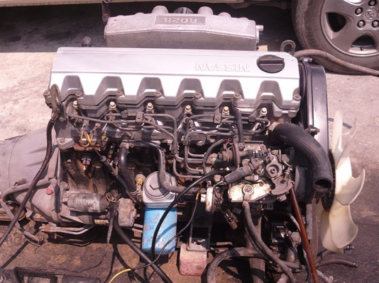 ขายเครื่องยนต์ดีเซล Nissan RD28 Auto สวยๆ