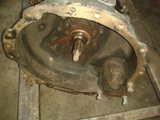 แล้วขาย เกียร์4wd จี๊พมิตซูเก่าญี่ปุ่นชนเครื่อง 4DR6 turbo สภาพสวยอุปกรณ์ครบตามรูปเลย ราคา16,000บาท.