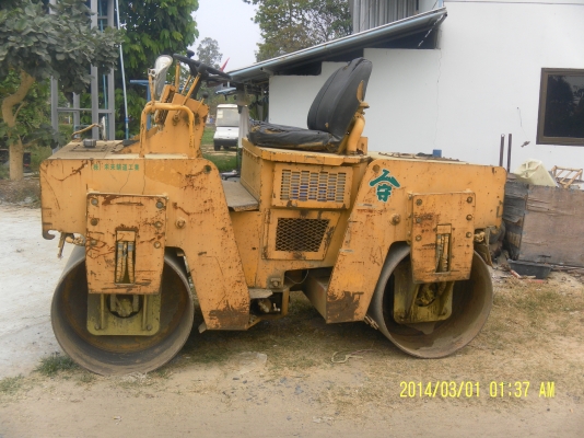 รถบดสั่นสะเทือนหน้าเหล็กหลังเหล็กขนาด4ตันโบแม็กBW121ADราคา325000บาทสนใจโทร0816426706