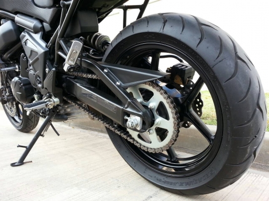 ขายVersys 650 ABS สีน้ำตาล 2013 พร้อมของแต่ง ท่อผ่าเสียงทุ้มไม่แผด รถออกศูนย์เรียว ซื้อมาขี่ทำงาน ไมล์ 8,8xxกม. ราคา265,000ครับ    ขายเพราะเปลี่ยนแนวเป็นช๊อปเปอร์ครับ ขายได้ขายเลยครับ  เจ้าของมือเดียว รถซื้อเงินสด                    เข้าศูนย์เช็คเรียวที่1