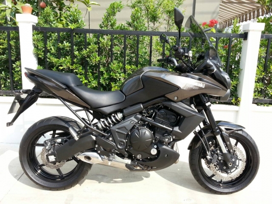 ขายVersys 650 ABS สีน้ำตาล 2013 พร้อมของแต่ง ท่อผ่าเสียงทุ้มไม่แผด รถออกศูนย์เรียว ซื้อมาขี่ทำงาน ไมล์ 8,8xxกม. ราคา265,000ครับ    ขายเพราะเปลี่ยนแนวเป็นช๊อปเปอร์ครับ ขายได้ขายเลยครับ  เจ้าของมือเดียว รถซื้อเงินสด                    เข้าศูนย์เช็คเรียวที่1