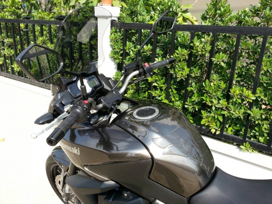 ขายVersys 650 ABS สีน้ำตาล 2013 พร้อมของแต่ง ท่อผ่าเสียงทุ้มไม่แผด รถออกศูนย์เรียว ซื้อมาขี่ทำงาน ไมล์ 8,8xxกม. ราคา265,000ครับ    ขายเพราะเปลี่ยนแนวเป็นช๊อปเปอร์ครับ ขายได้ขายเลยครับ  เจ้าของมือเดียว รถซื้อเงินสด                    เข้าศูนย์เช็คเรียวที่1