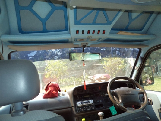 ขายรถตู้หัวจรวดหลังคาสูง ขายรถตู้หัวจรวดหลังคาสูง