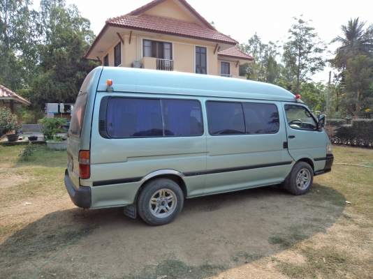 ขายรถตู้หัวจรวดหลังคาสูง ขายรถตู้หัวจรวดหลังคาสูง