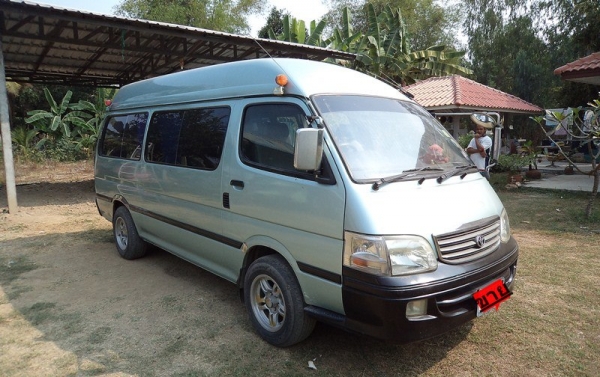 ขายรถตู้หัวจรวดหลังคาสูง ขายรถตู้หัวจรวดหลังคาสูง