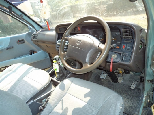 ขายรถตู้หัวจรวดหลังคาสูง ขายรถตู้หัวจรวดหลังคาสูง