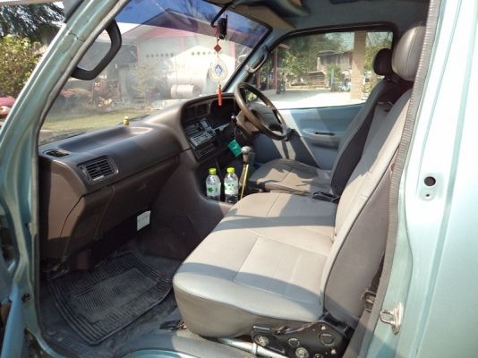 ขายรถตู้หัวจรวดหลังคาสูง ขายรถตู้หัวจรวดหลังคาสูง