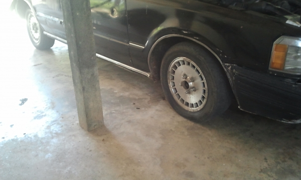 ล้อ NISSAN 14X5.5 ET35 5รูเท่าไรไม่รู้