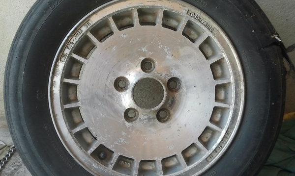 ล้อ NISSAN 14X5.5 ET35 5รูเท่าไรไม่รู้