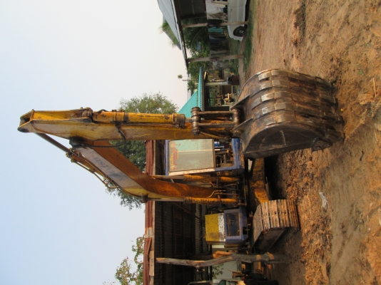 ขายรถแบคโฮ KOMATSU PC 100 รุ่น 3