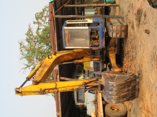 ขายรถแบคโฮ KOMATSU PC 100 รุ่น 3