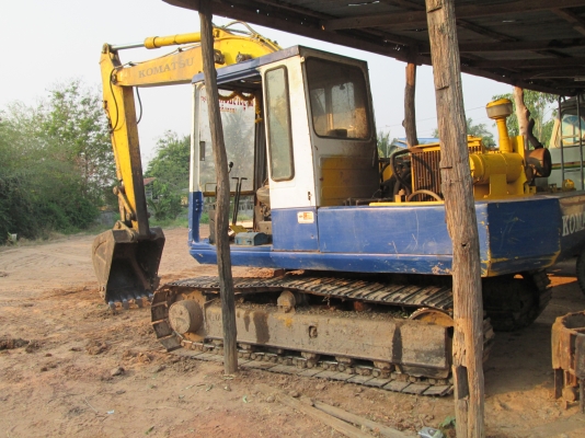 ขายรถแบคโฮ KOMATSU PC 100 รุ่น 3