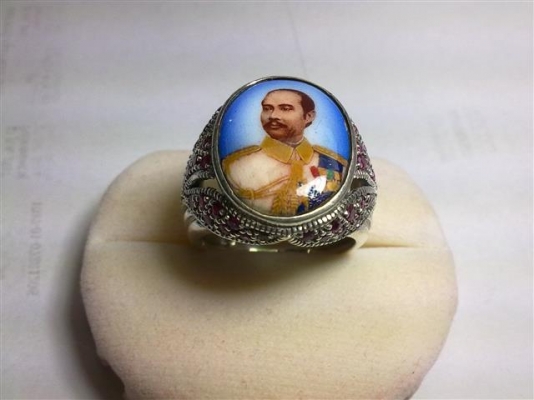 แหวนเงินล้อมทับทิมแท้หน้าเสด็จพ่อ ร 5 แหวนเงินล้อมทับทิมแท้หน้าเสด็จพ่อ ร 5