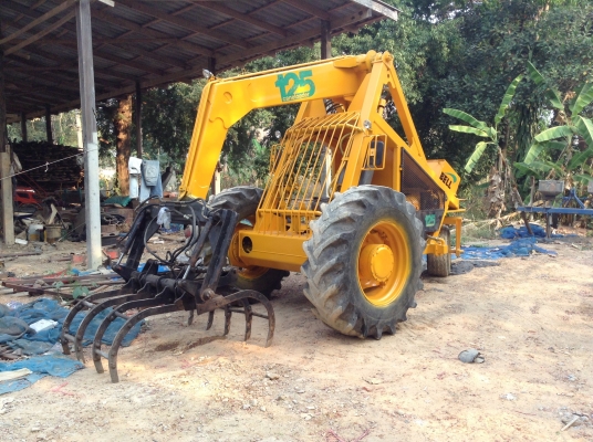 ขายรถคีบอ้อย 3 ล้อ. 3 ตัว