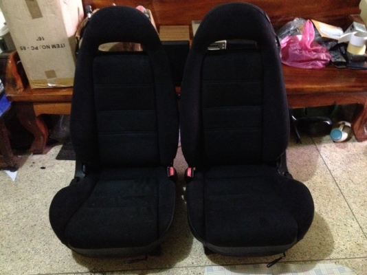 เบาะ mazda rx7แท้ยุ่นสภาพสวยไม่มีขาดปีกเเน่นๆรางครบ