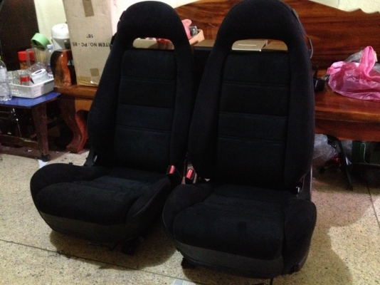 เบาะ mazda rx7แท้ยุ่นสภาพสวยไม่มีขาดปีกเเน่นๆรางครบ