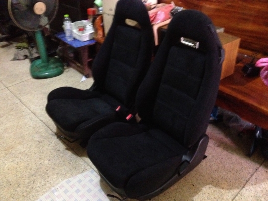 เบาะ mazda rx7แท้ยุ่นสภาพสวยไม่มีขาดปีกเเน่นๆรางครบ