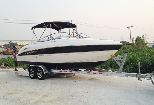 ขายเรือ25ฟุ๊ต Stingray 250LR