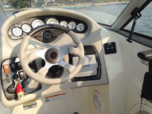 ขายเรือ25ฟุ๊ต Stingray 250LR