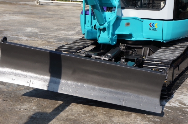 ขายรถขุด KOMUTSU PC30-8 ,มีหัวเก๋ง ใบมีดสไลด์ 6 ทิศทาง