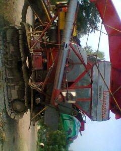 ขายรถเกี่ยวข้าว จ้าวช้าง ปี 52 เครื่อง 6D17 turbo ตัวเดิน 12ht ปั๊มแฝดเบอร์23