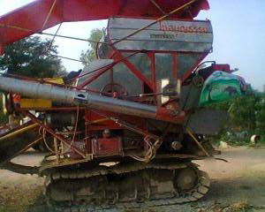 ขายรถเกี่ยวข้าว จ้าวช้าง ปี 52 เครื่อง 6D17 turbo ตัวเดิน 12ht ปั๊มแฝดเบอร์23