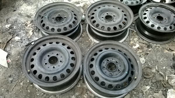 ขายล้อกระทะ BENZ ขอบ15พร้อมฝาชุดละ3200 ขายล้อกระทะ BENZ ขอบ15พร้อมฝาชุดละ3200
