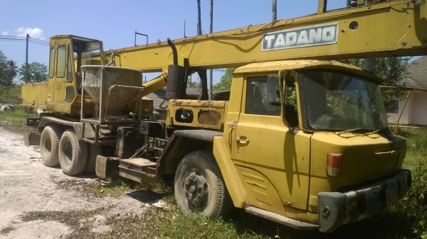 10ล้อHINO เครนTADANO20ตัน แท้ๆใช้งานได้ดี แรงดี..เล่มพร้อม ภาษีเต็ม