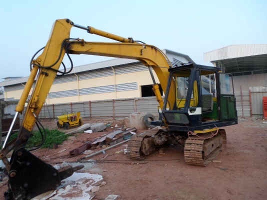 ขายด่วน  komussu    pc60-1 พร้อมหัเจาะ ขาย 370000ต่อรอได้อีก สนใจติดต่อ  089-3530206