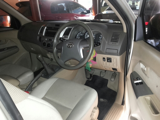 ขายtoyota vigo d4d2.5E smart cab ปี2011 วิ่ง60000โล