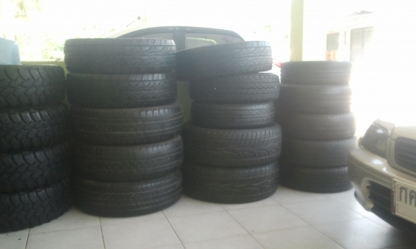 DUNLOP A/T 245-75-16 ปี09 ดอกเยอะยางนิ่มยังได้เยอะ