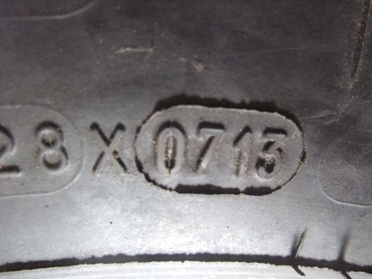 ยาง XCD 215R14 ปี13 สภาพสวยๆ ยาง XCD 215R14 ปี13 สภาพสวยๆ