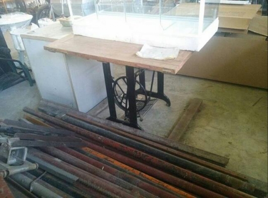 โต๊ะขาจักรบานหน้าต่าง ไม้สัก